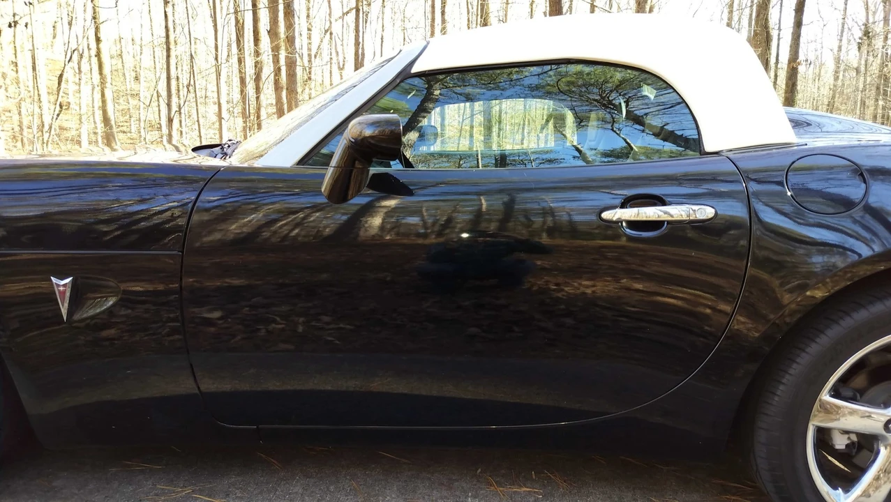 2009 Pontiac Solstice GXP - Image 28 of 31