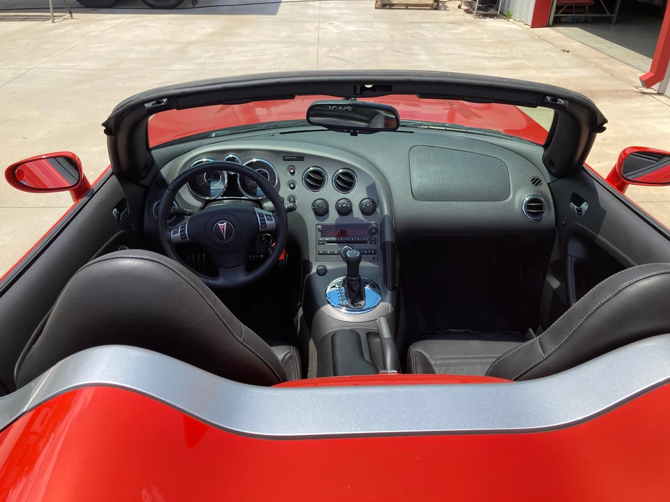 2009 Pontiac Solstice GXP - Image 12 of 31