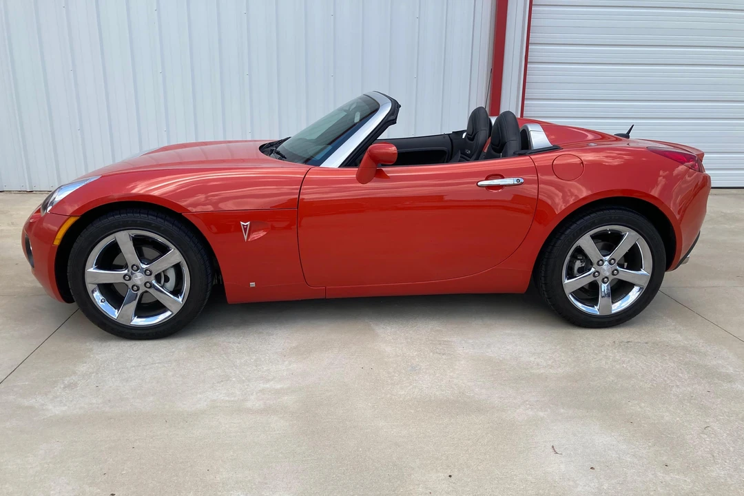 2009 Pontiac Solstice GXP - Image 3 of 31