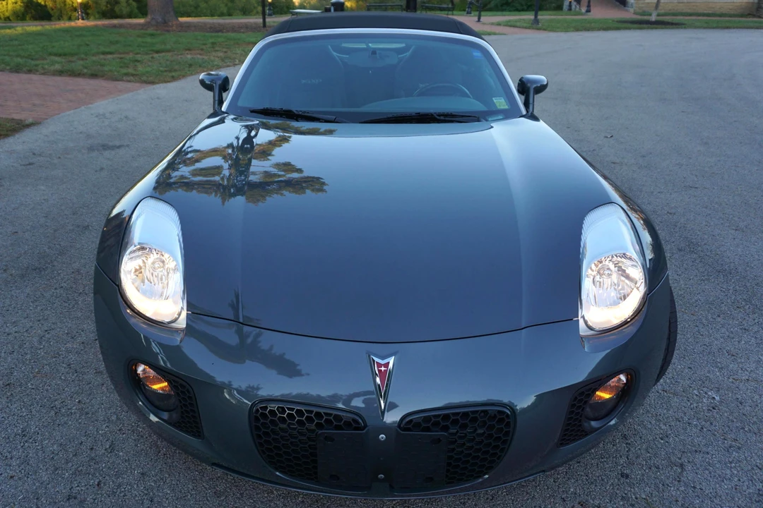 2009 Pontiac Solstice GXP - Image 2 of 30