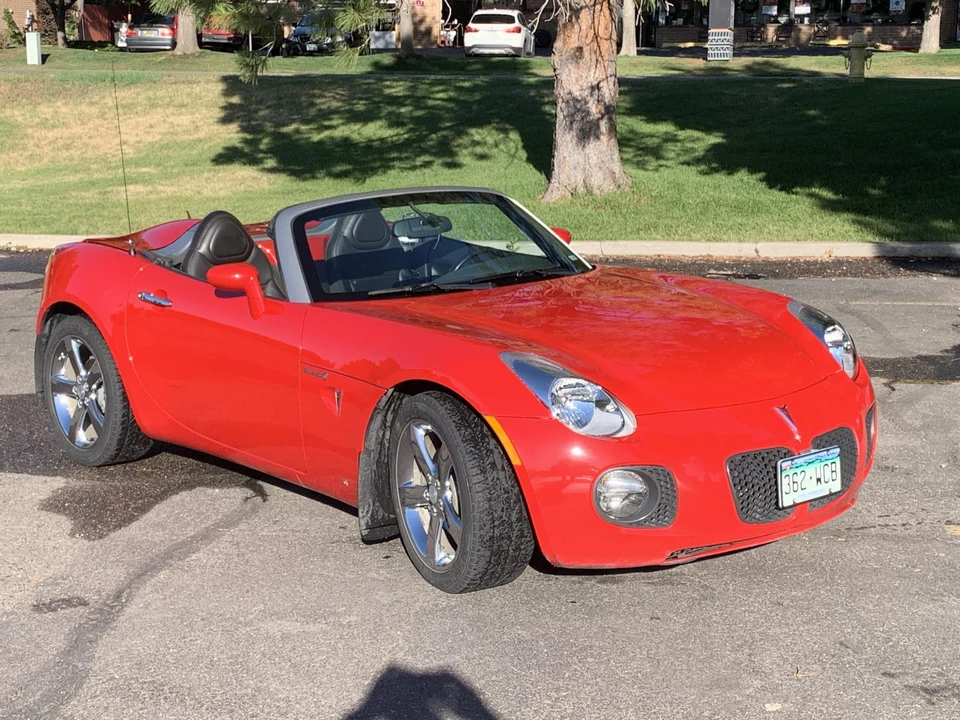 2009 Pontiac Solstice GXP - Image 2 of 31