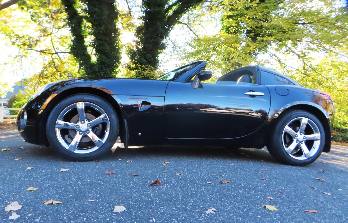 2009 Pontiac Solstice GXP - Image 13 of 31