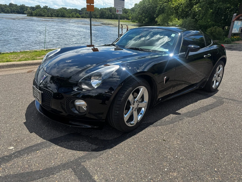 2009 Pontiac Solstice GXP - Image 2 of 31