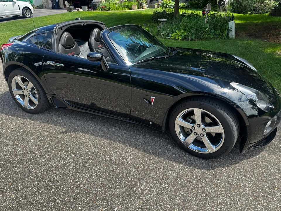 2009 Pontiac Solstice GXP - Image 10 of 31