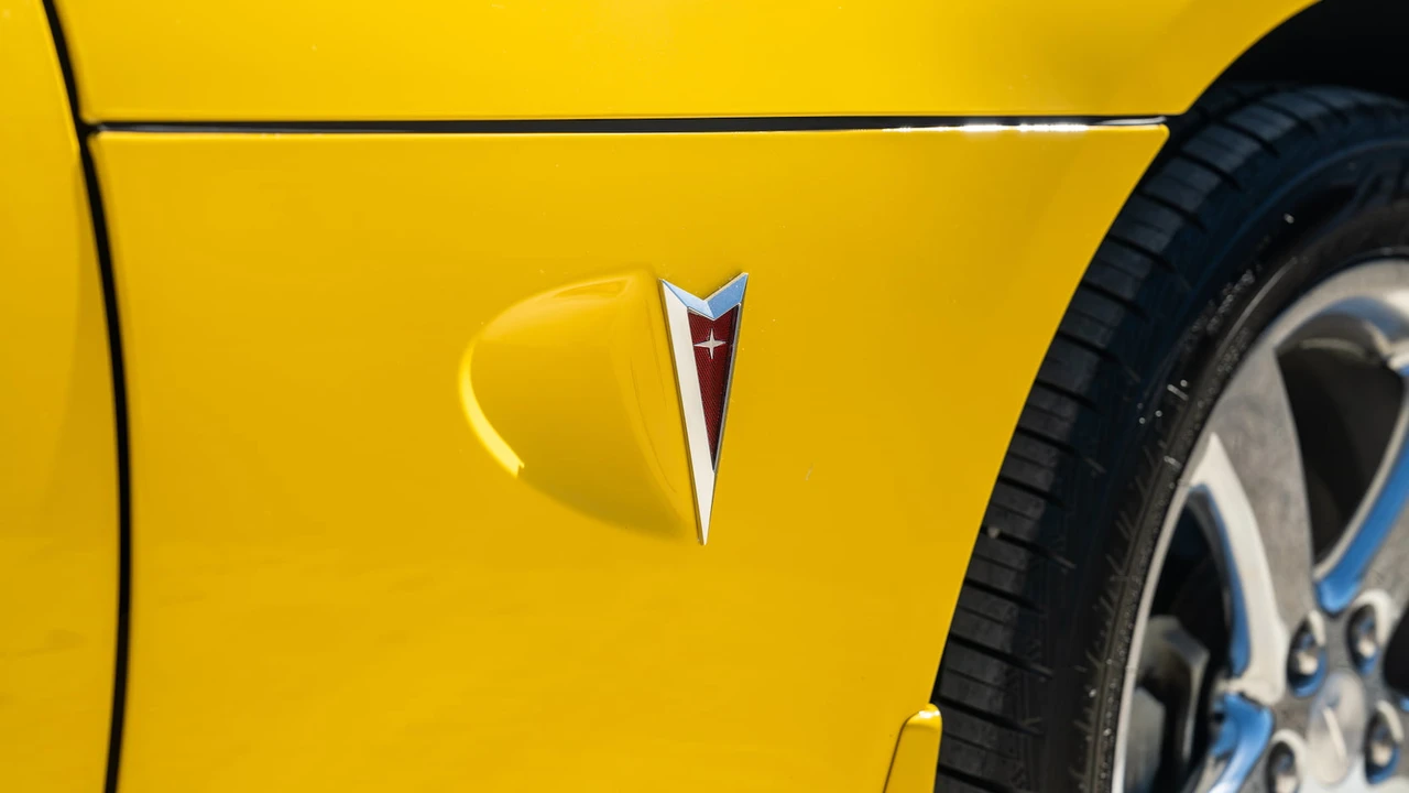 2009 Pontiac Solstice GXP - Image 10 of 21
