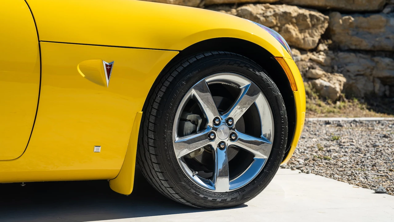 2009 Pontiac Solstice GXP - Image 17 of 21