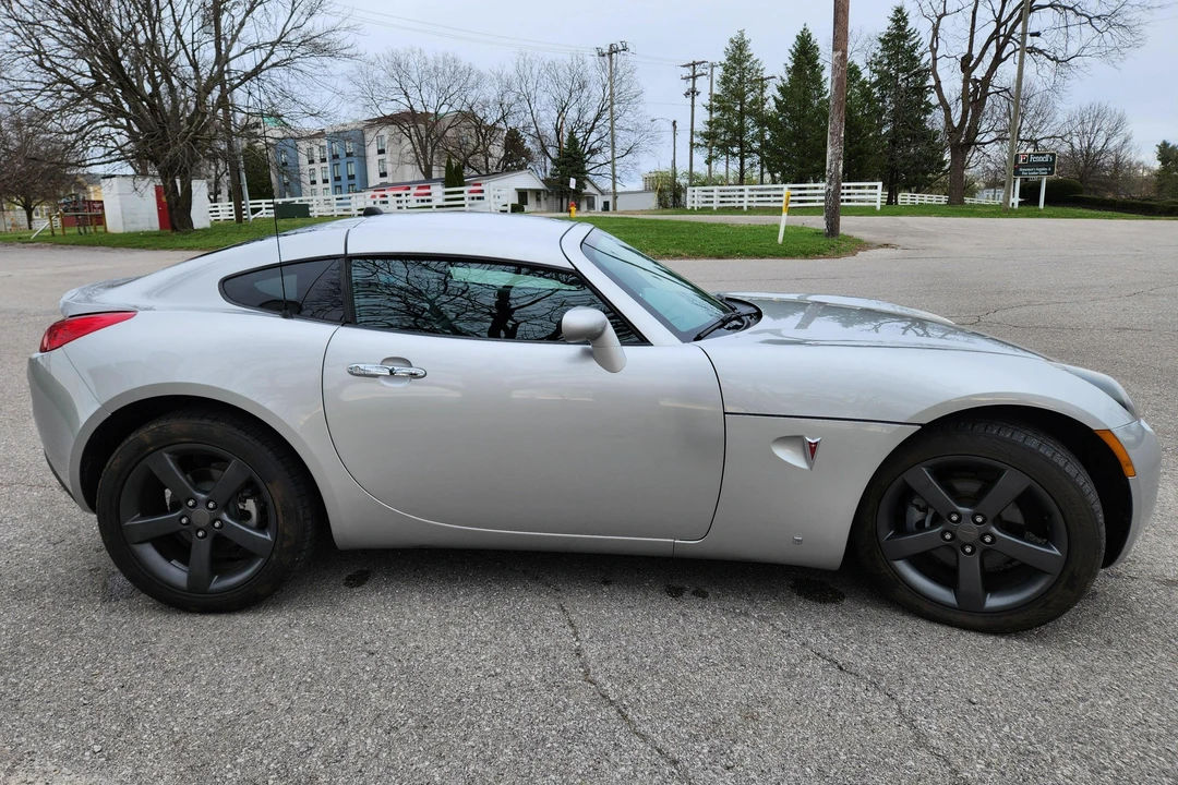 2009 Pontiac Solstice GXP - Image 3 of 31