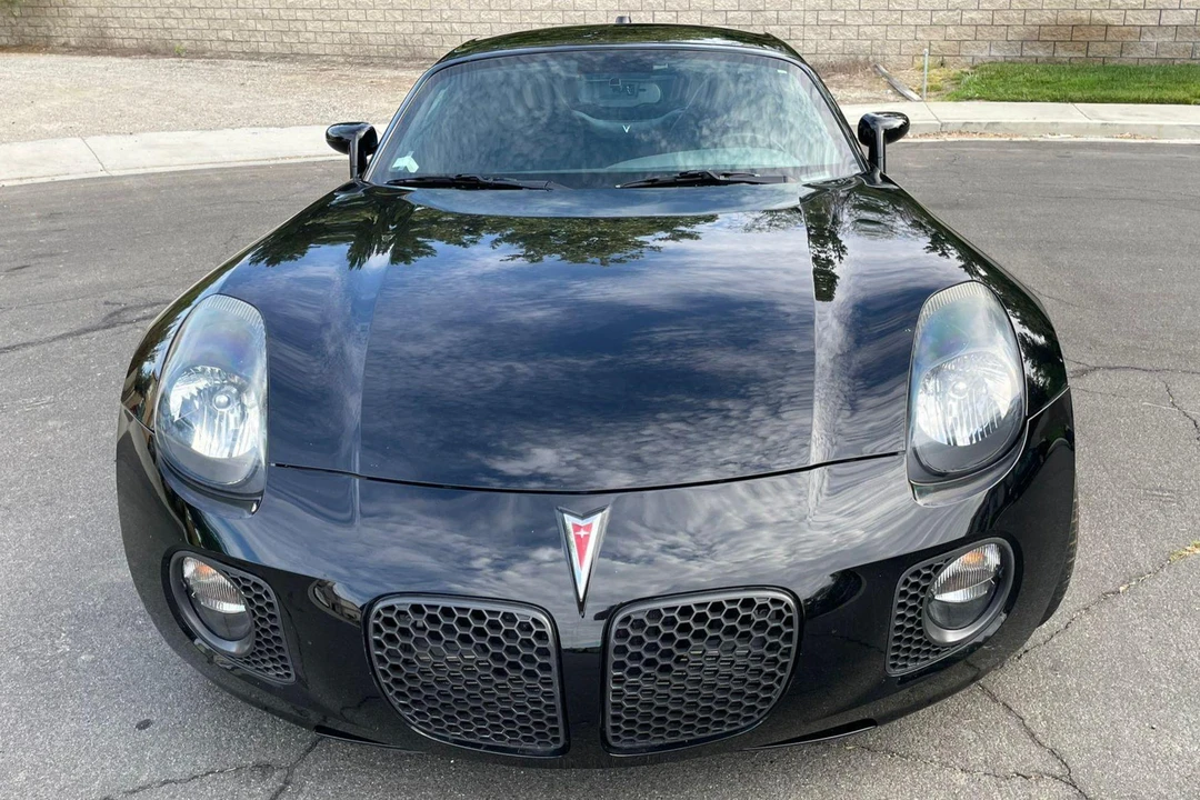 2009 Pontiac Solstice GXP - Image 2 of 31