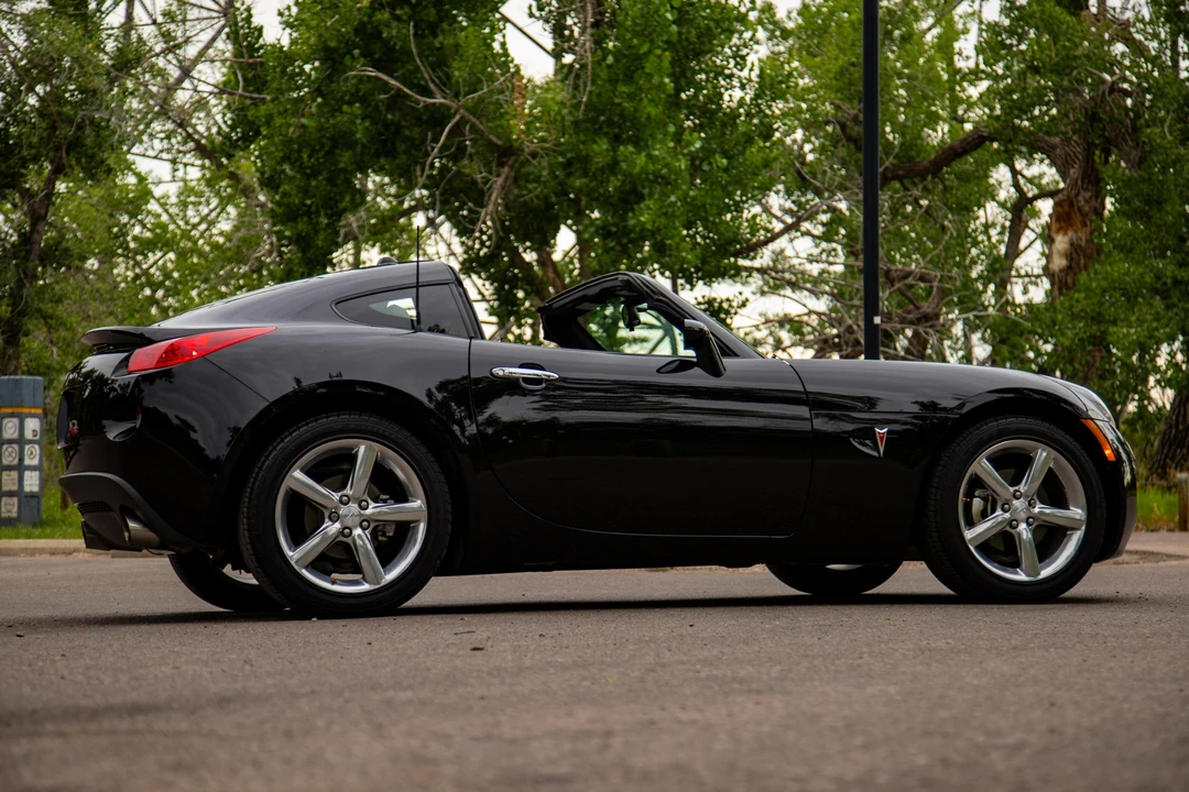 2009 Pontiac Solstice GXP - Image 3 of 31