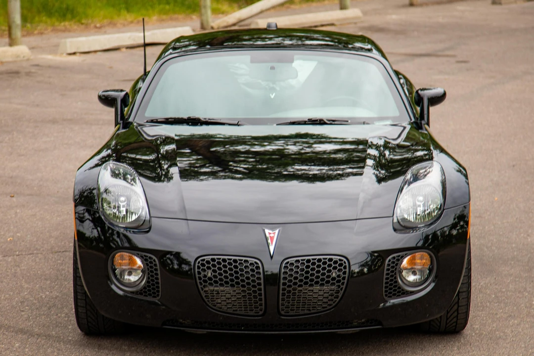 2009 Pontiac Solstice GXP - Image 2 of 31