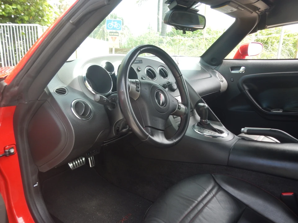 2009 Pontiac Solstice GXP - Image 28 of 31