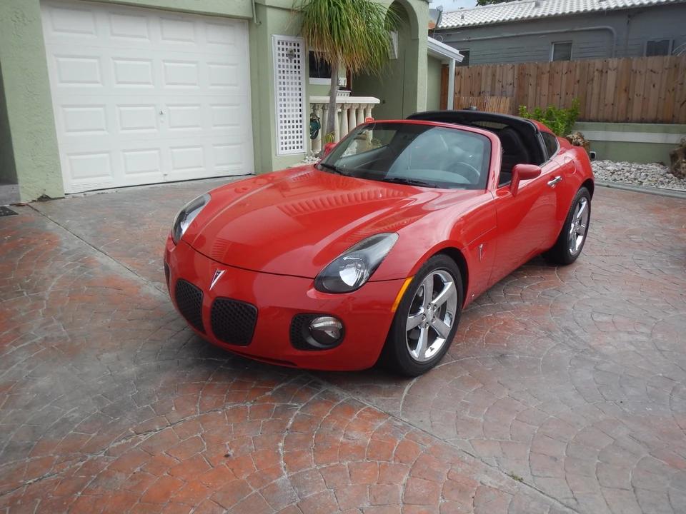 2009 Pontiac Solstice GXP - Image 2 of 31