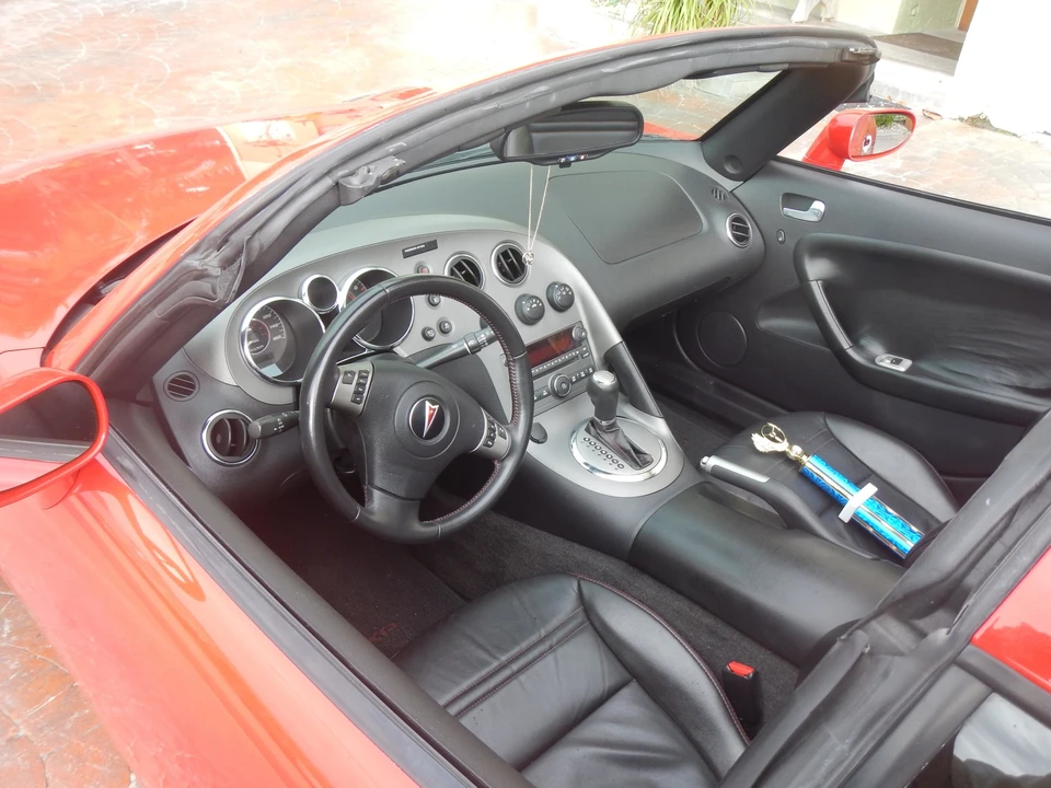 2009 Pontiac Solstice GXP - Image 27 of 31