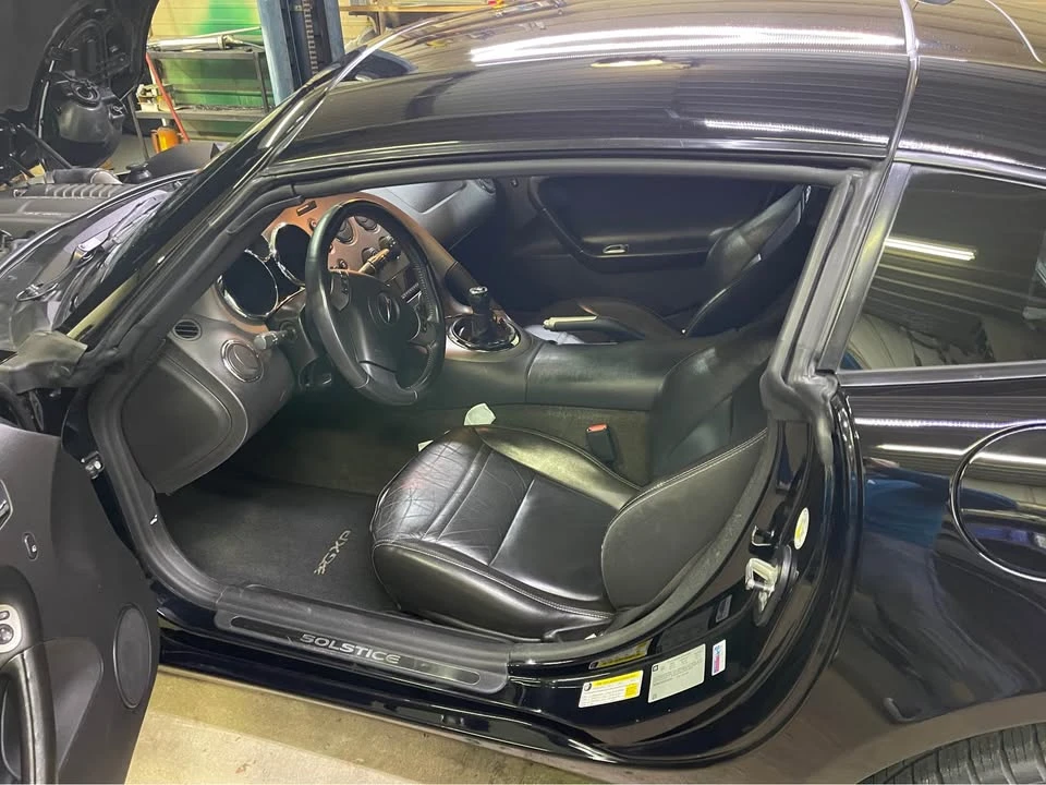 2009 Pontiac Solstice GXP - Image 2 of 8