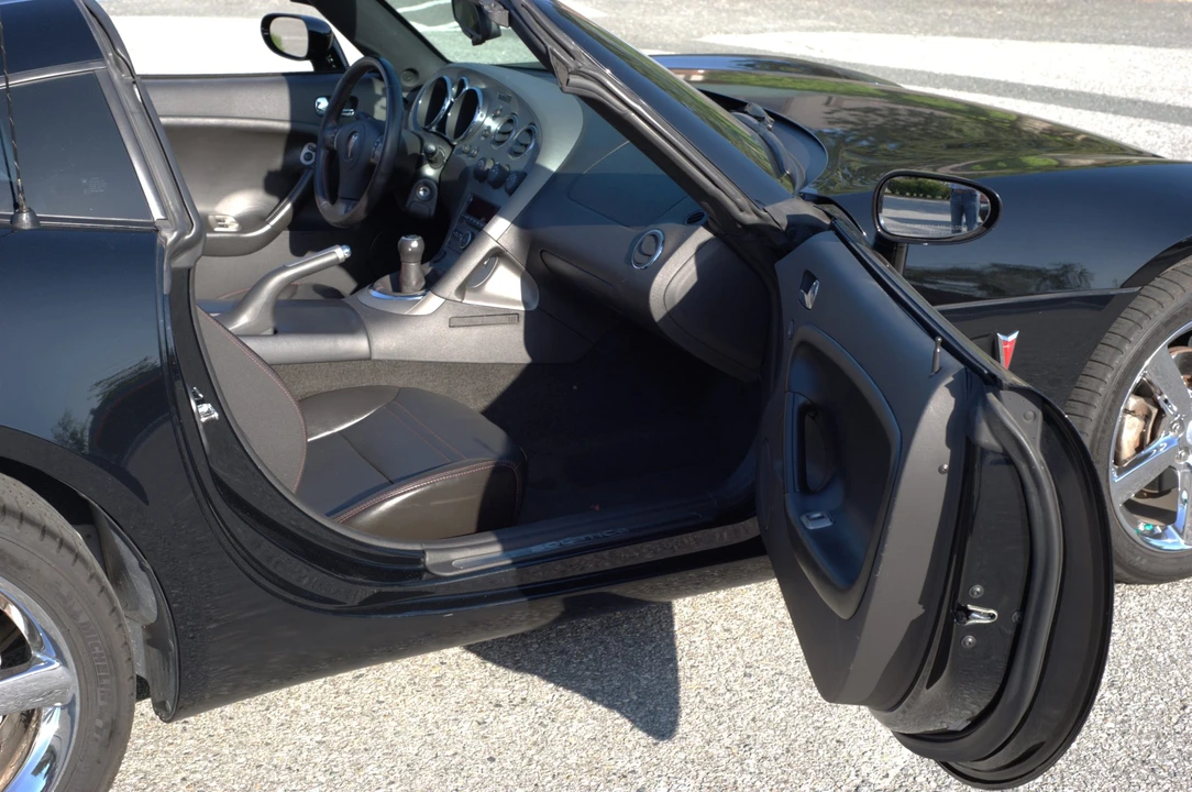 2009 Pontiac Solstice GXP - Image 28 of 31
