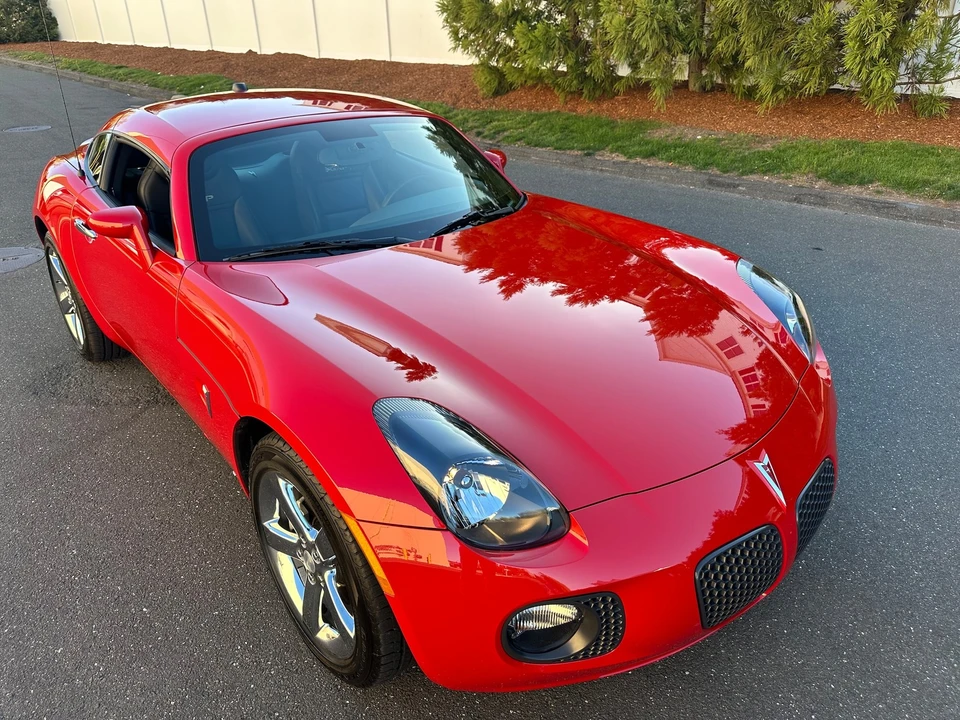 2009 Pontiac Solstice GXP - Image 2 of 31
