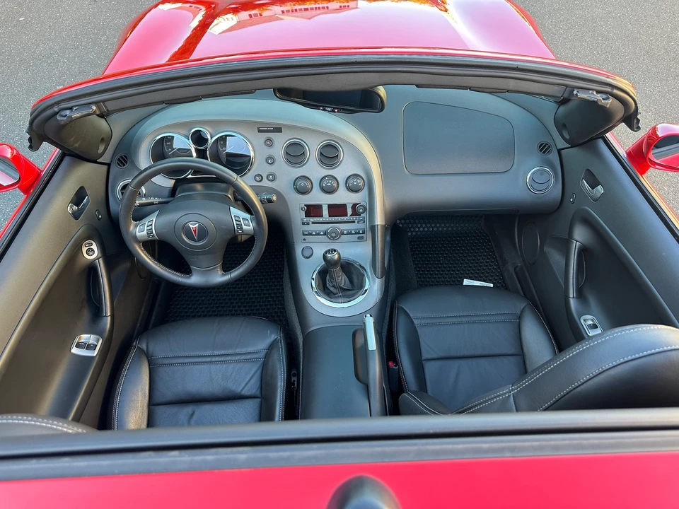 2009 Pontiac Solstice GXP - Image 26 of 31