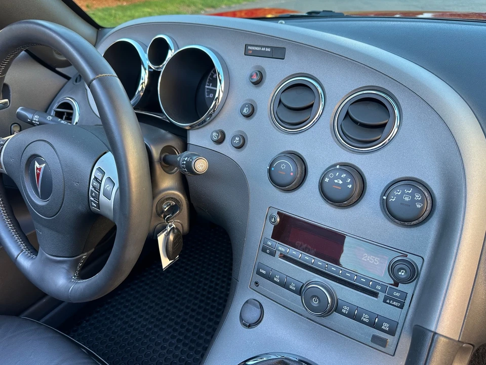 2009 Pontiac Solstice GXP - Image 28 of 31