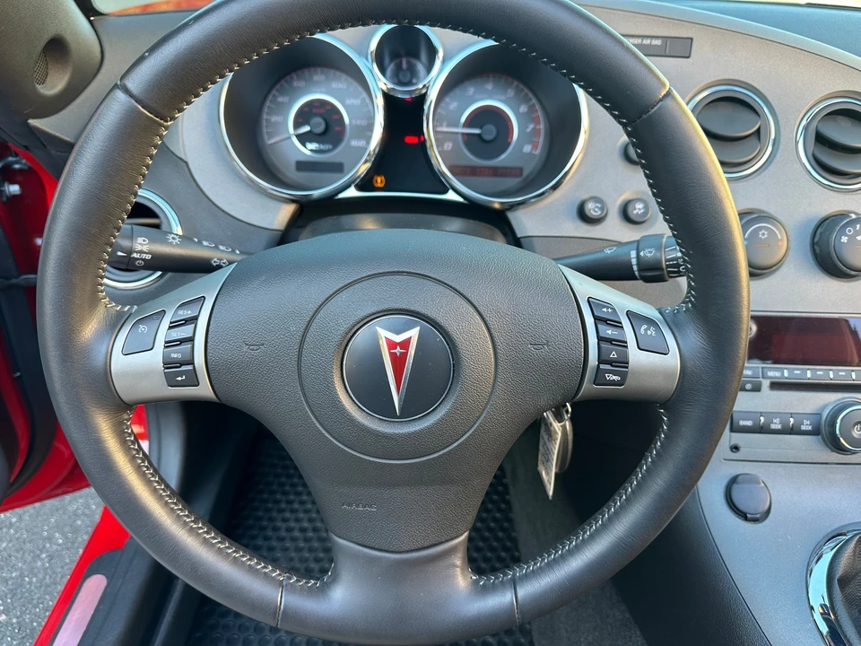 2009 Pontiac Solstice GXP - Image 29 of 31