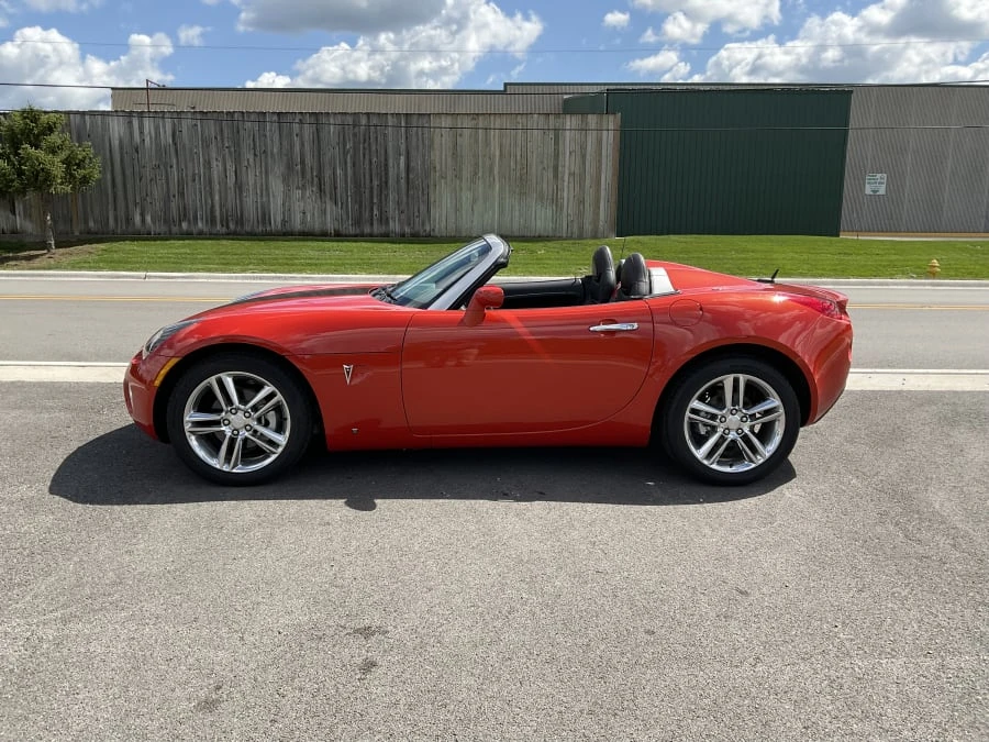 2009 Pontiac Solstice - Image 2 of 16