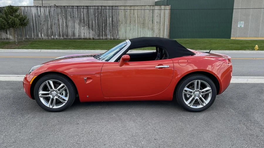 2009 Pontiac Solstice - Image 5 of 16