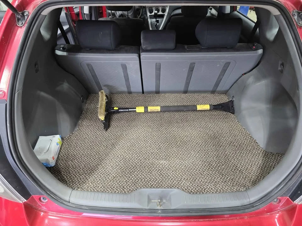 2009 Pontiac Vibe - Image 9 of 12
