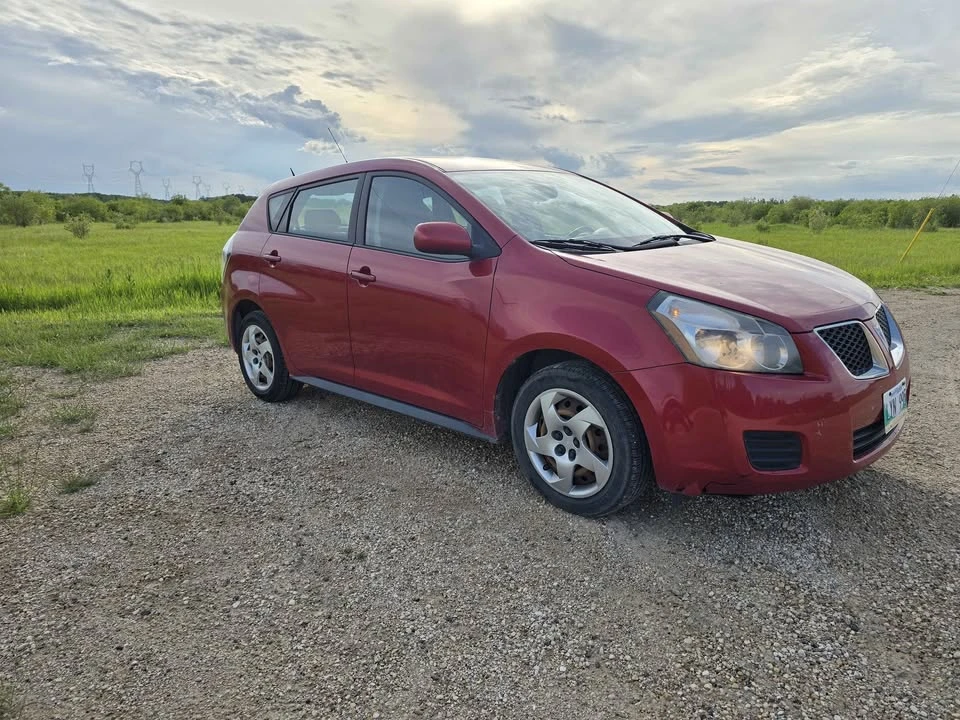 2009 Pontiac Vibe - Image 2 of 12