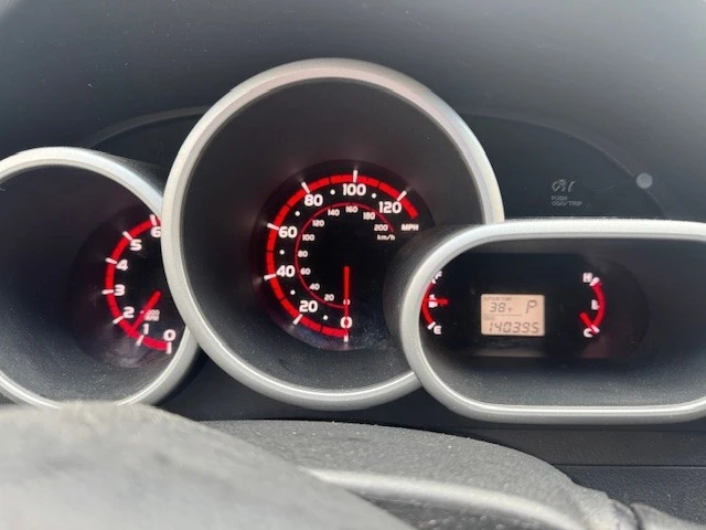 2009 Pontiac Vibe - Image 6 of 15