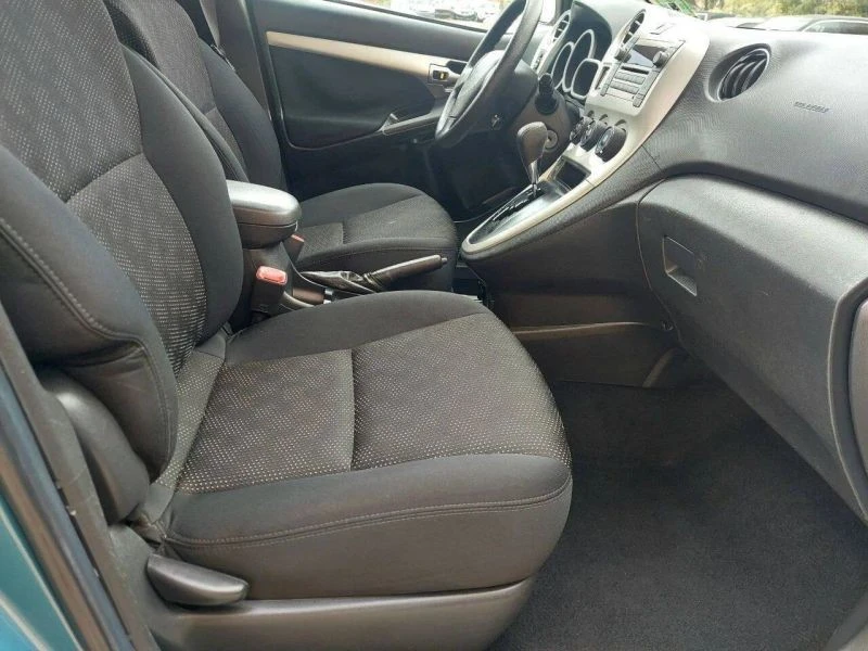 2009 Pontiac Vibe - Image 8 of 12