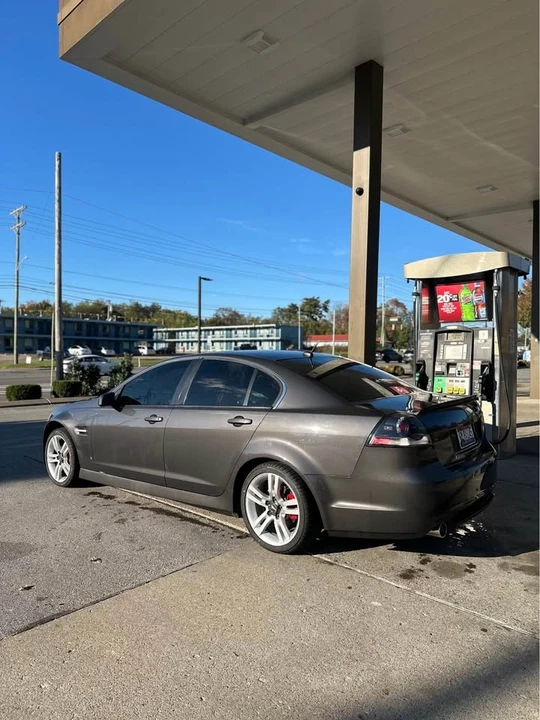 2009 Pontiac G8 - Image 2 of 11