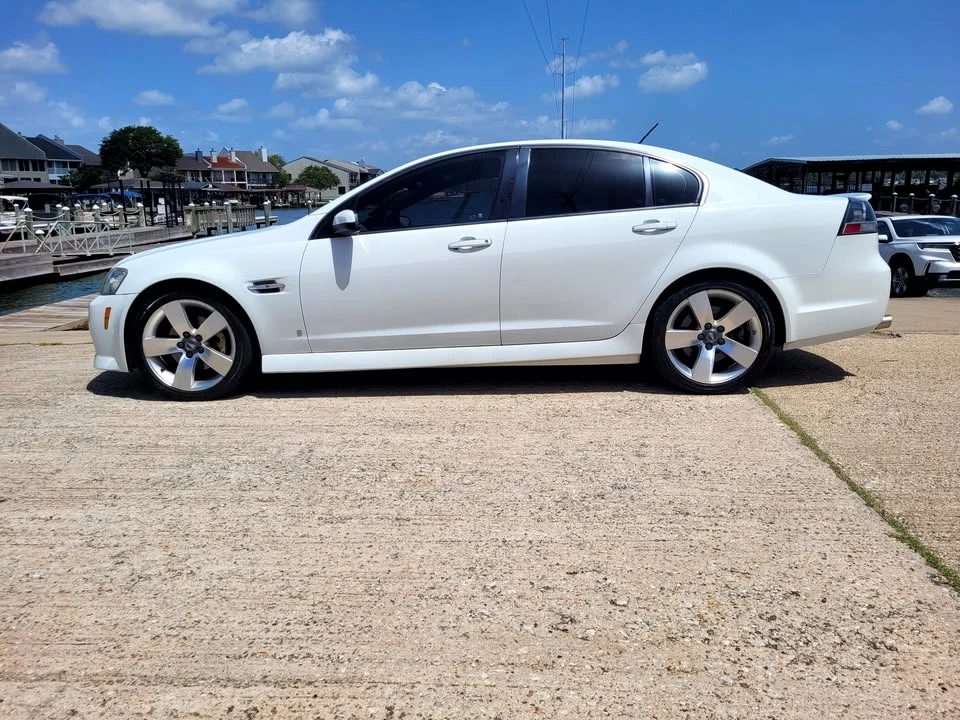2009 Pontiac G8 - Image 2 of 20