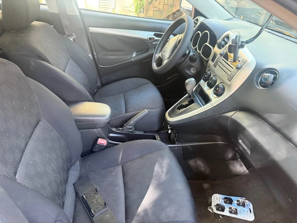 2009 Pontiac Vibe - Image 10 of 10