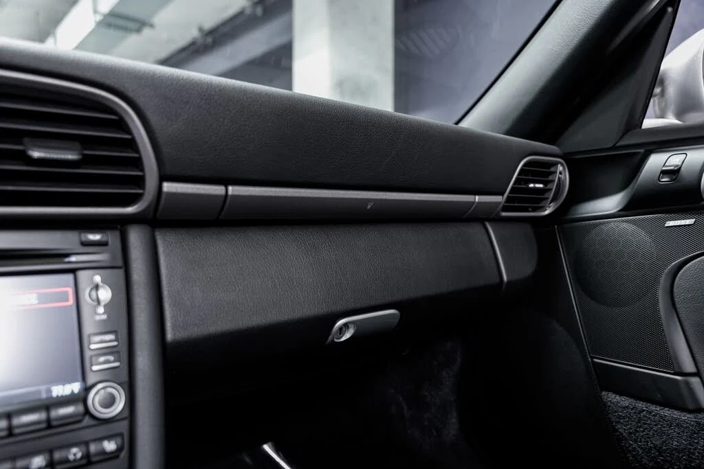 2009 Porsche 997 Carrera 4 - Image 14 of 31