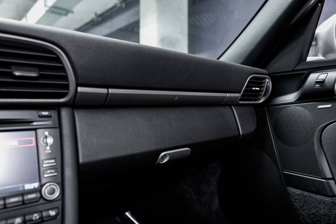 2009 Porsche 997 Carrera 4 - Image 14 of 31