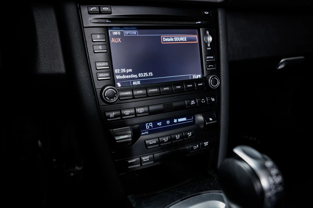 2009 Porsche 997 Carrera 4 - Image 12 of 31