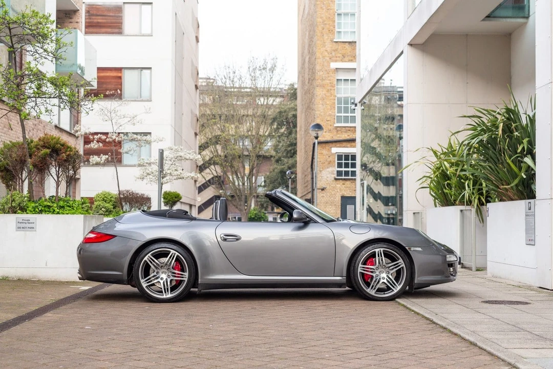 2009 Porsche 997 Carrera 4S - Image 17 of 31