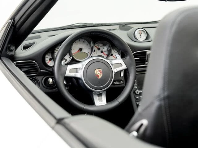2009 Porsche 997 Carrera 4S - Image 9 of 31