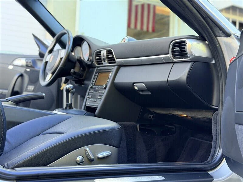 2009 Porsche 997 Carrera 4S - Image 25 of 31