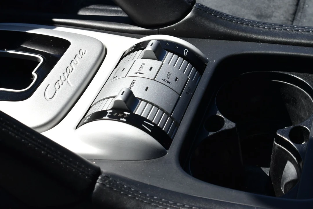 2009 Porsche 955/957 Cayenne GTS - Image 12 of 29