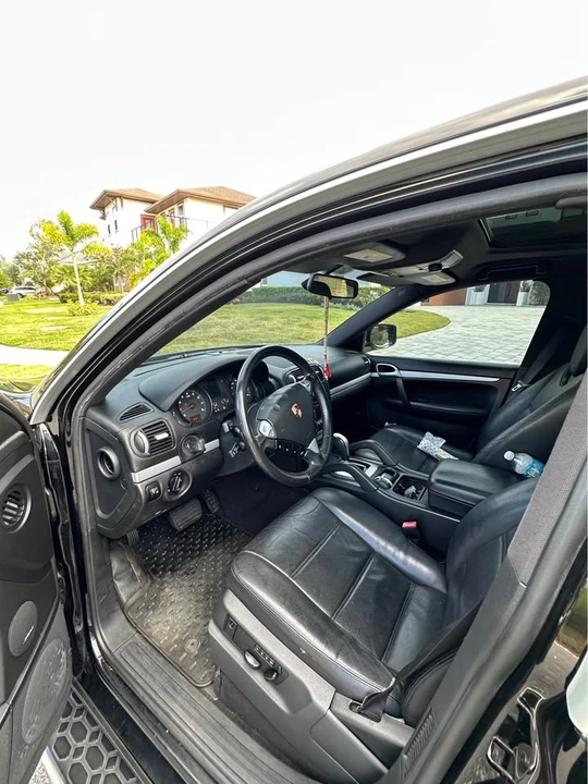 2009 Porsche 955/957 Cayenne - Image 2 of 17