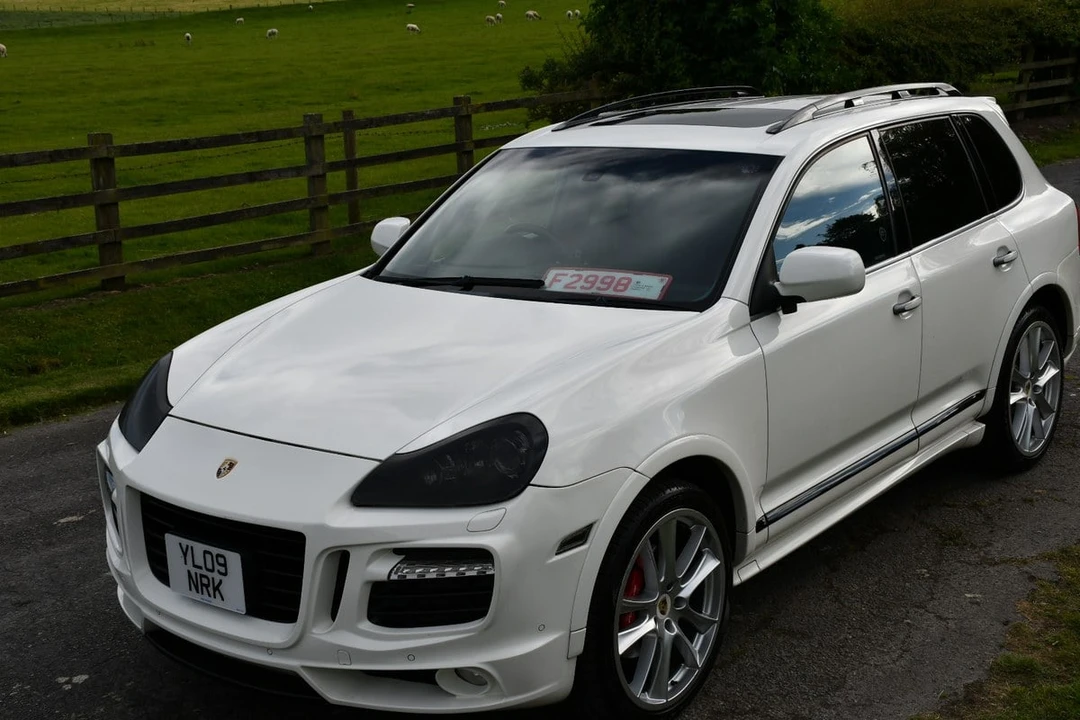 2009 Porsche 955/957 Cayenne GTS - Image 16 of 30