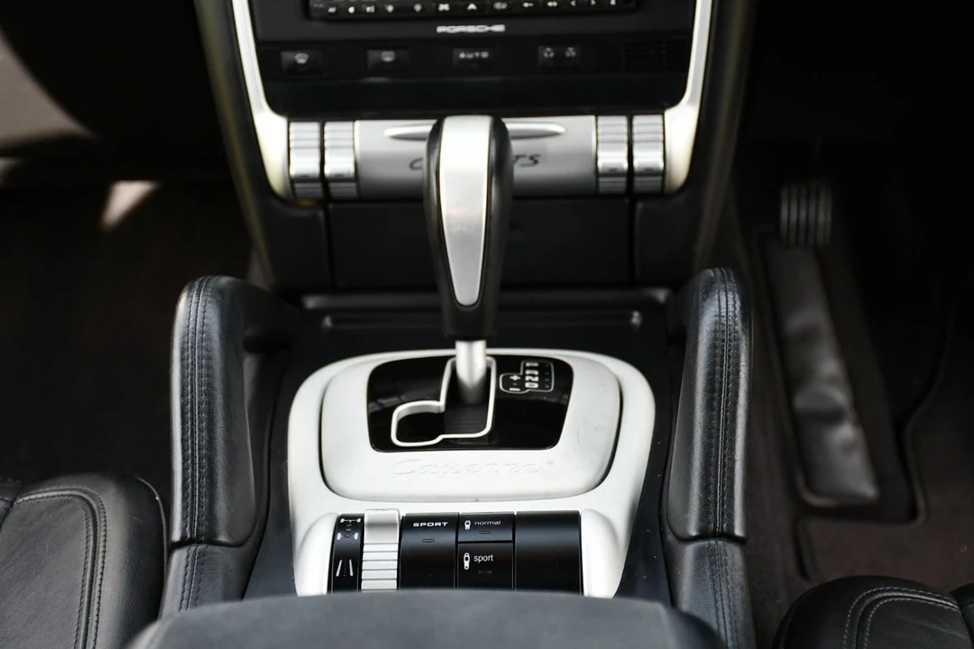 2009 Porsche 955/957 Cayenne GTS - Image 10 of 30