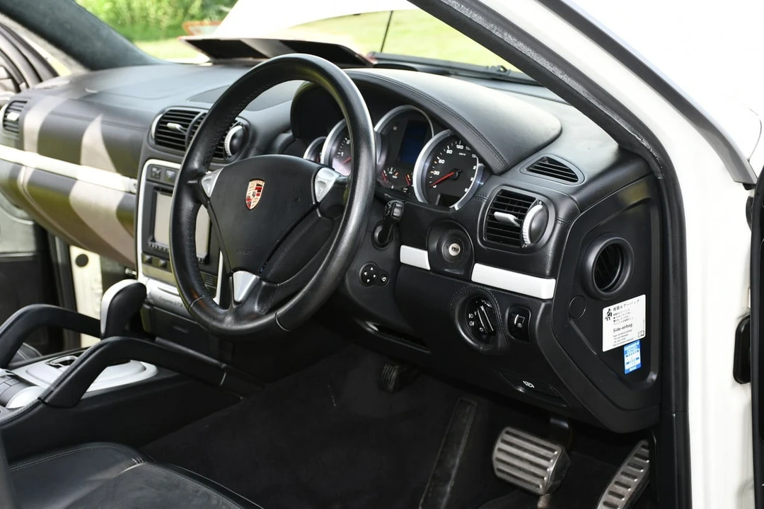 2009 Porsche 955/957 Cayenne GTS - Image 6 of 30