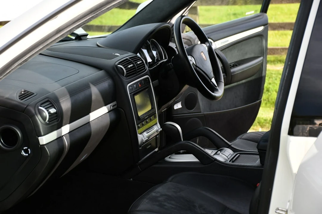 2009 Porsche 955/957 Cayenne GTS - Image 7 of 30