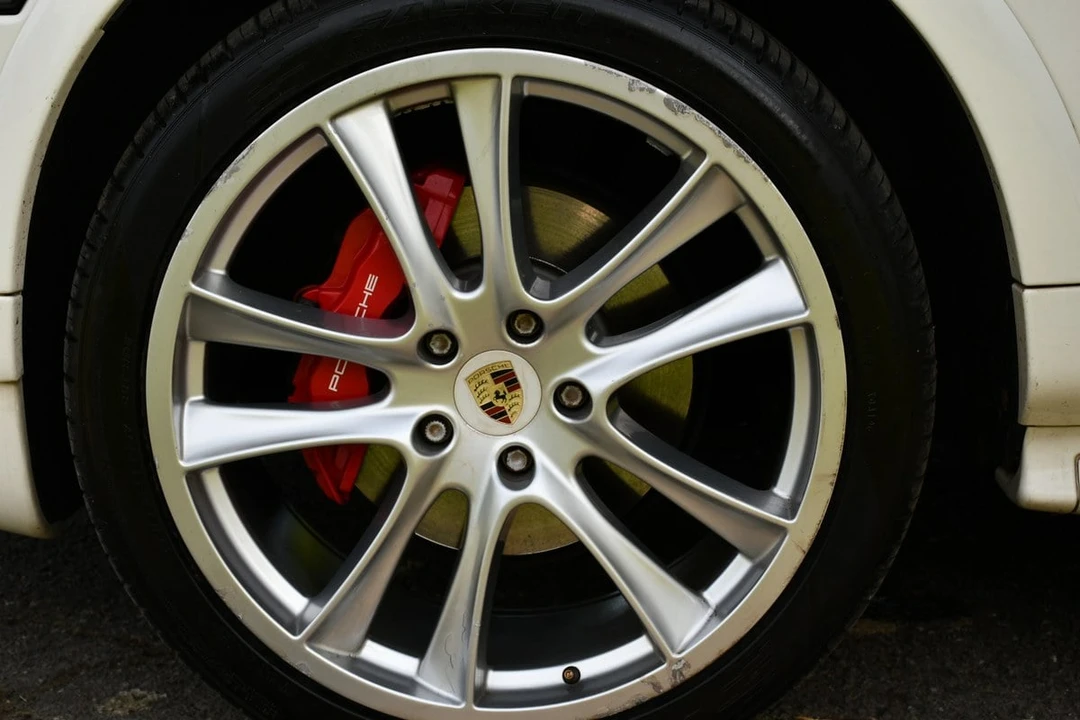 2009 Porsche 955/957 Cayenne GTS - Image 30 of 30