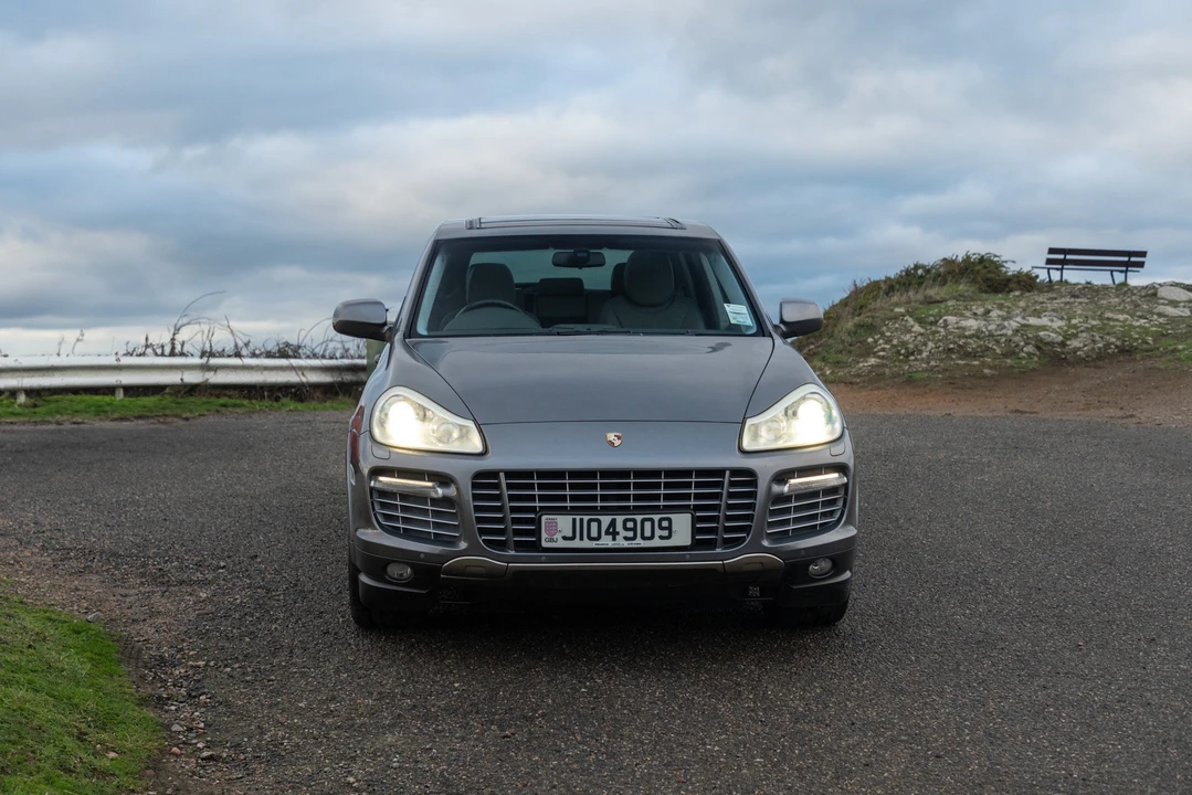 2009 Porsche 955/957 Cayenne GTS - Image 2 of 31