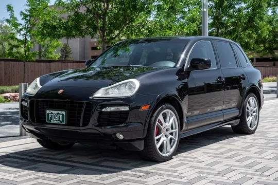 2009 Porsche Cayenne GTS 6-Speed