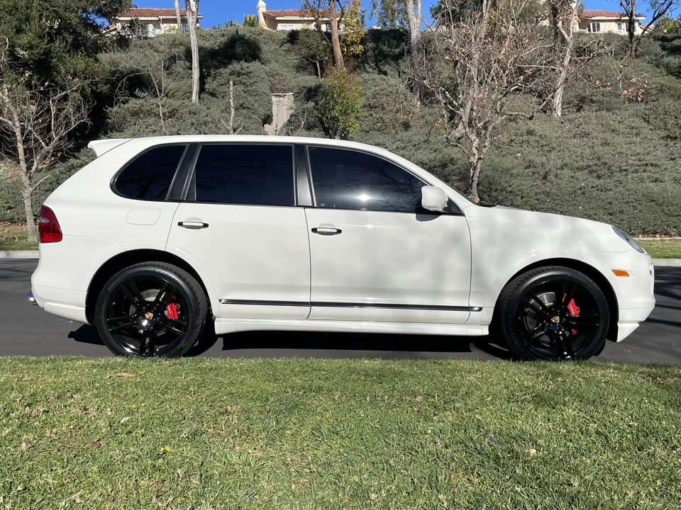 2009 Porsche 955/957 Cayenne GTS - Image 10 of 31