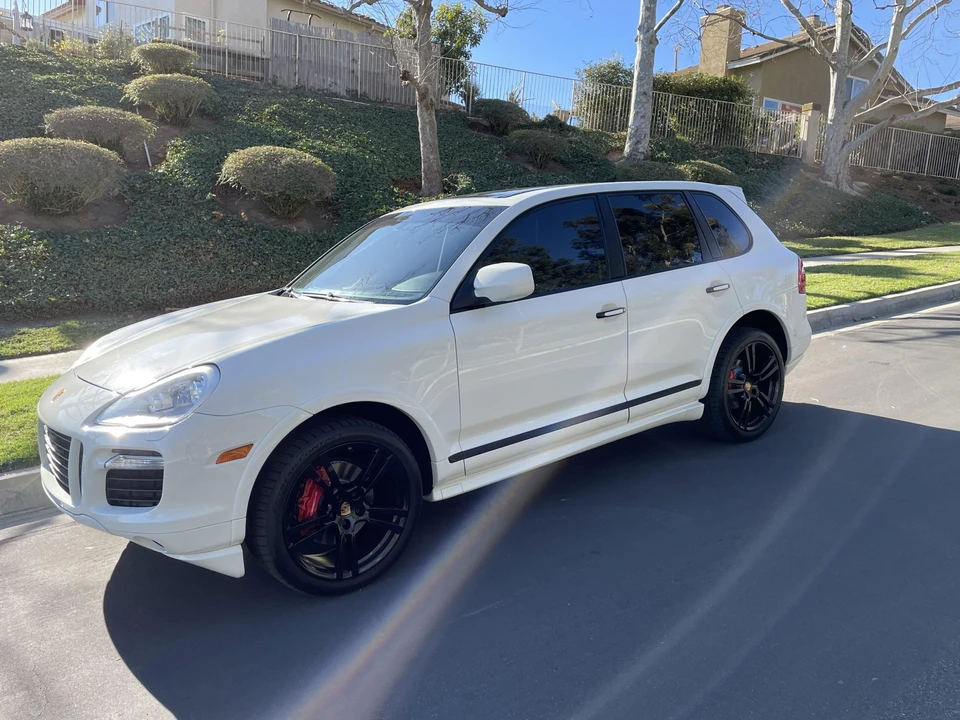 2009 Porsche 955/957 Cayenne GTS - Image 2 of 31