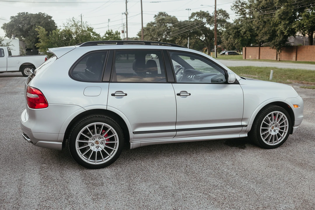 2009 Porsche 955/957 Cayenne GTS - Image 10 of 31